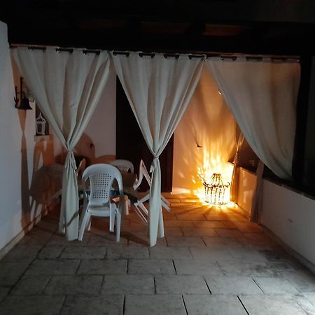 Casa Vacanza Augusto อุจจาโน ลาเคียซา ภายนอก รูปภาพ
