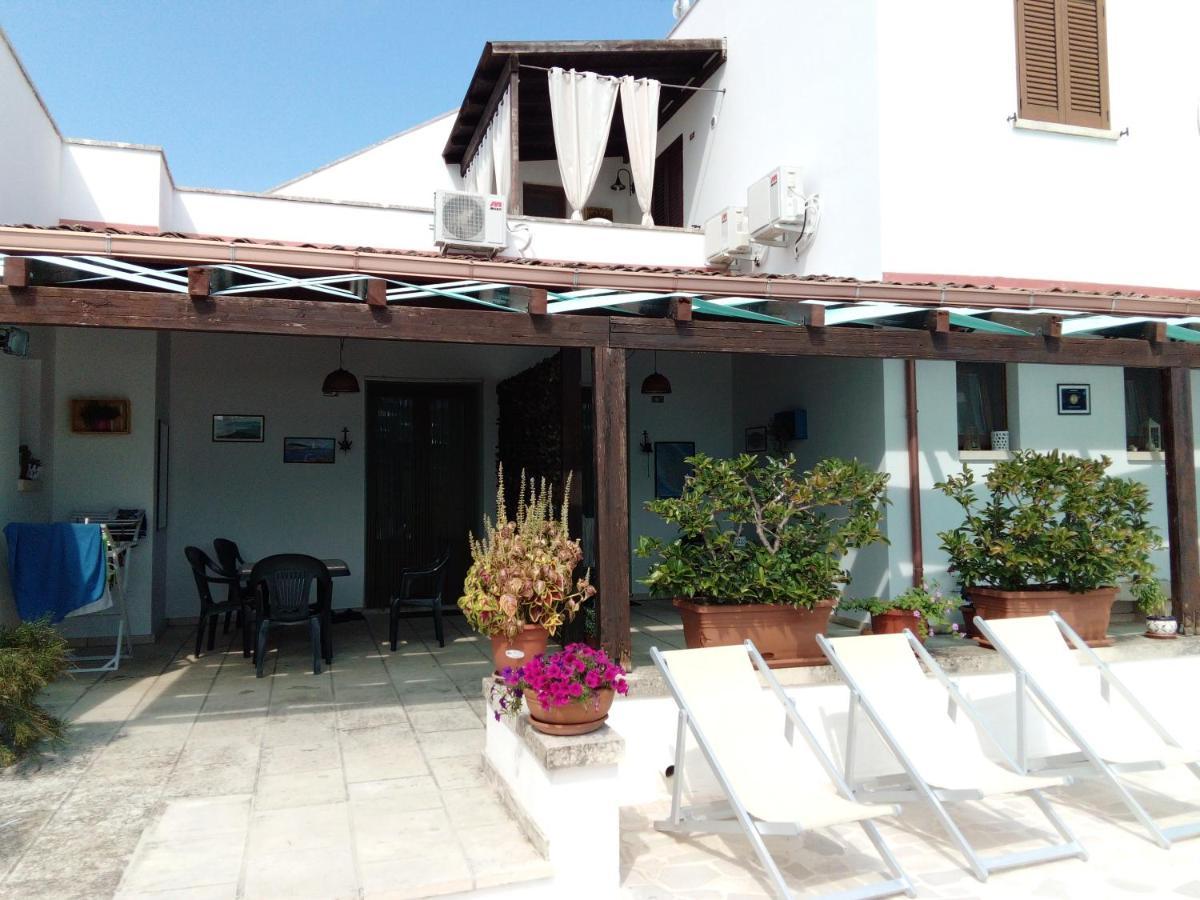 Casa Vacanza Augusto อุจจาโน ลาเคียซา ภายนอก รูปภาพ