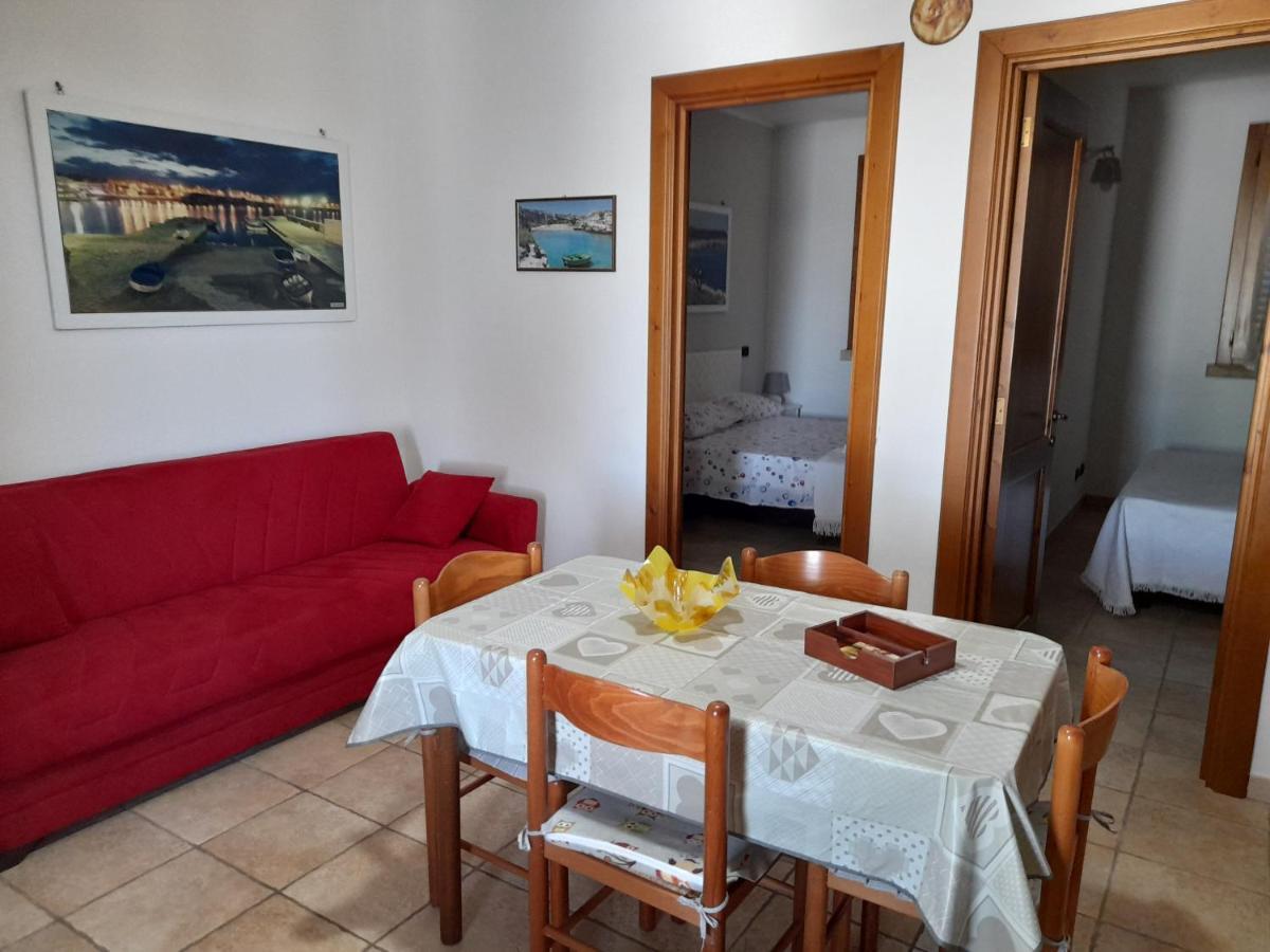 Casa Vacanza Augusto อุจจาโน ลาเคียซา ภายนอก รูปภาพ