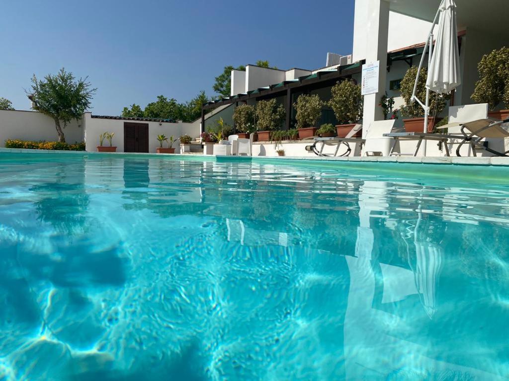 Casa Vacanza Augusto อุจจาโน ลาเคียซา ภายนอก รูปภาพ