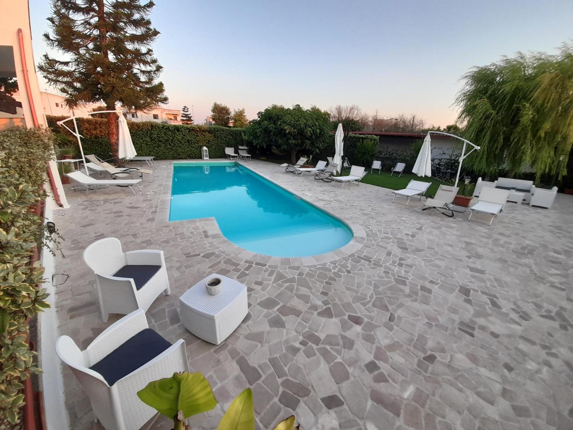 Casa Vacanza Augusto อุจจาโน ลาเคียซา ภายนอก รูปภาพ