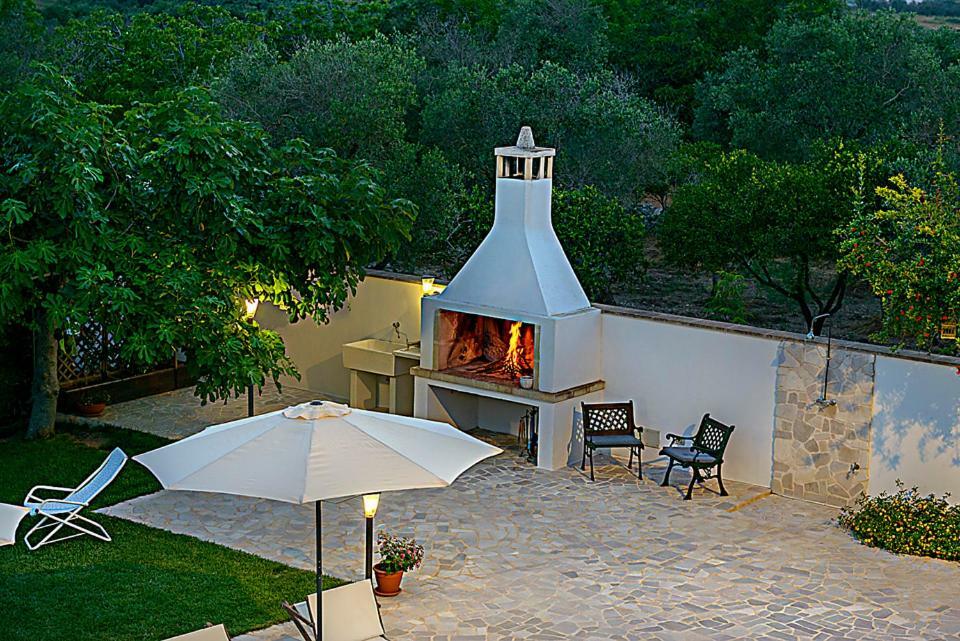 Casa Vacanza Augusto อุจจาโน ลาเคียซา ภายนอก รูปภาพ