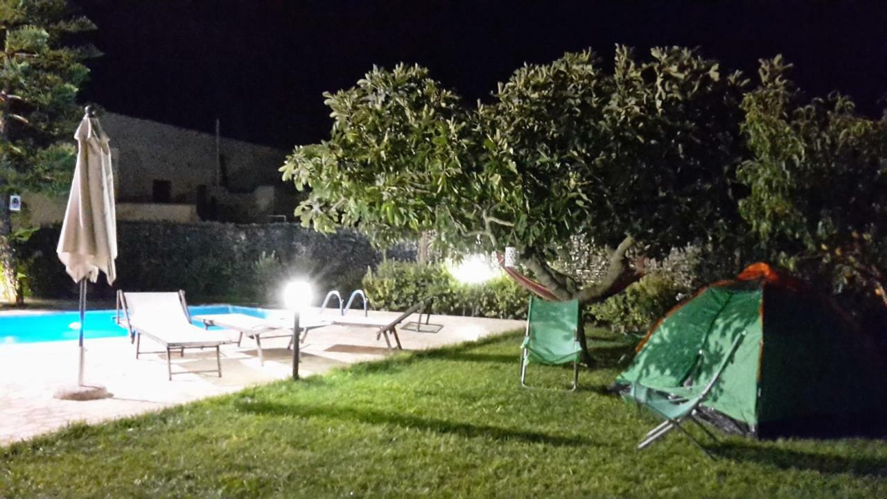 Casa Vacanza Augusto อุจจาโน ลาเคียซา ภายนอก รูปภาพ