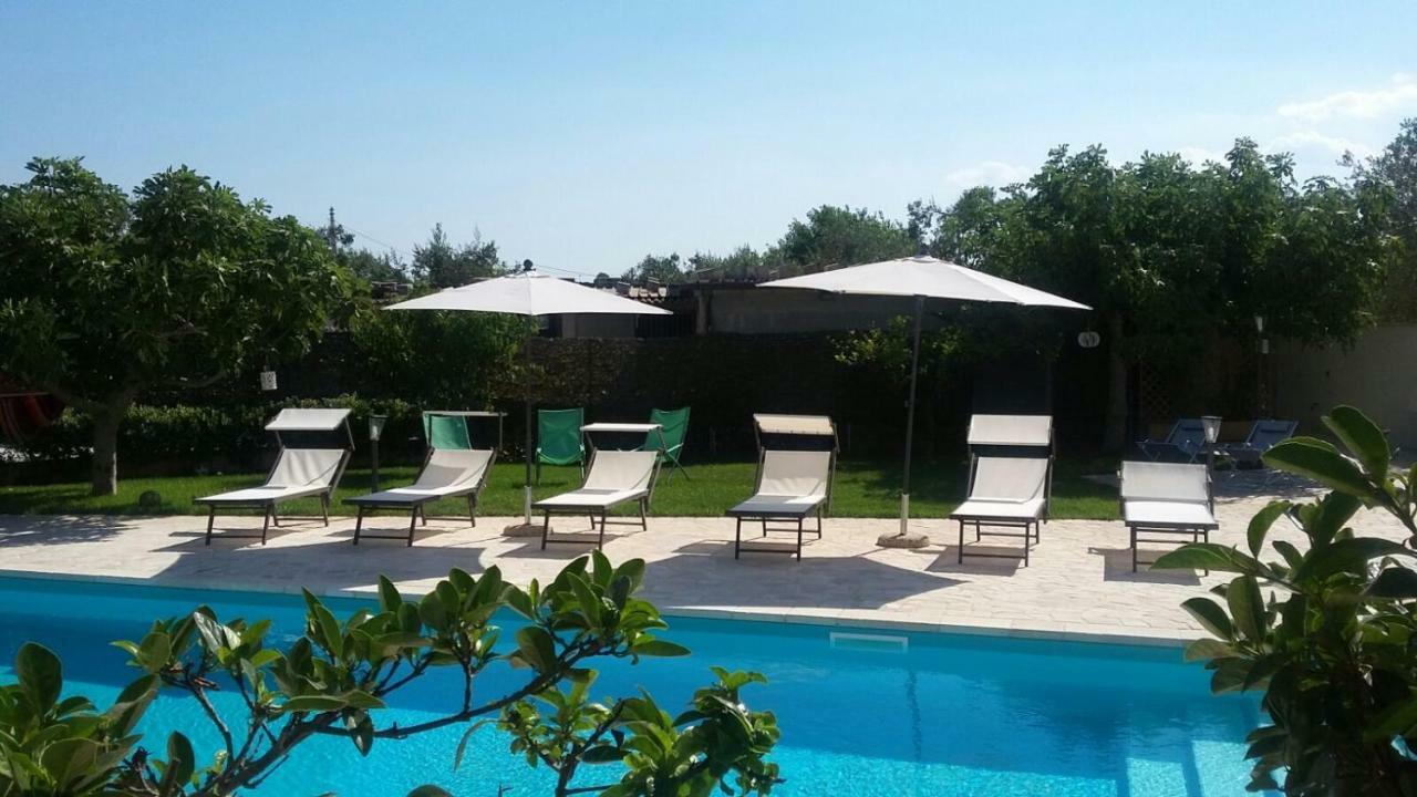 Casa Vacanza Augusto อุจจาโน ลาเคียซา ภายนอก รูปภาพ