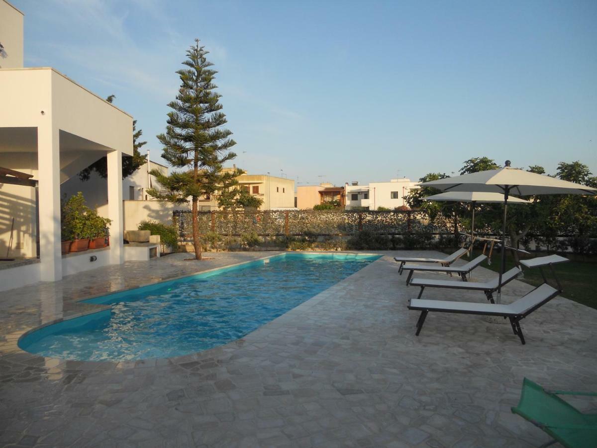 Casa Vacanza Augusto อุจจาโน ลาเคียซา ภายนอก รูปภาพ