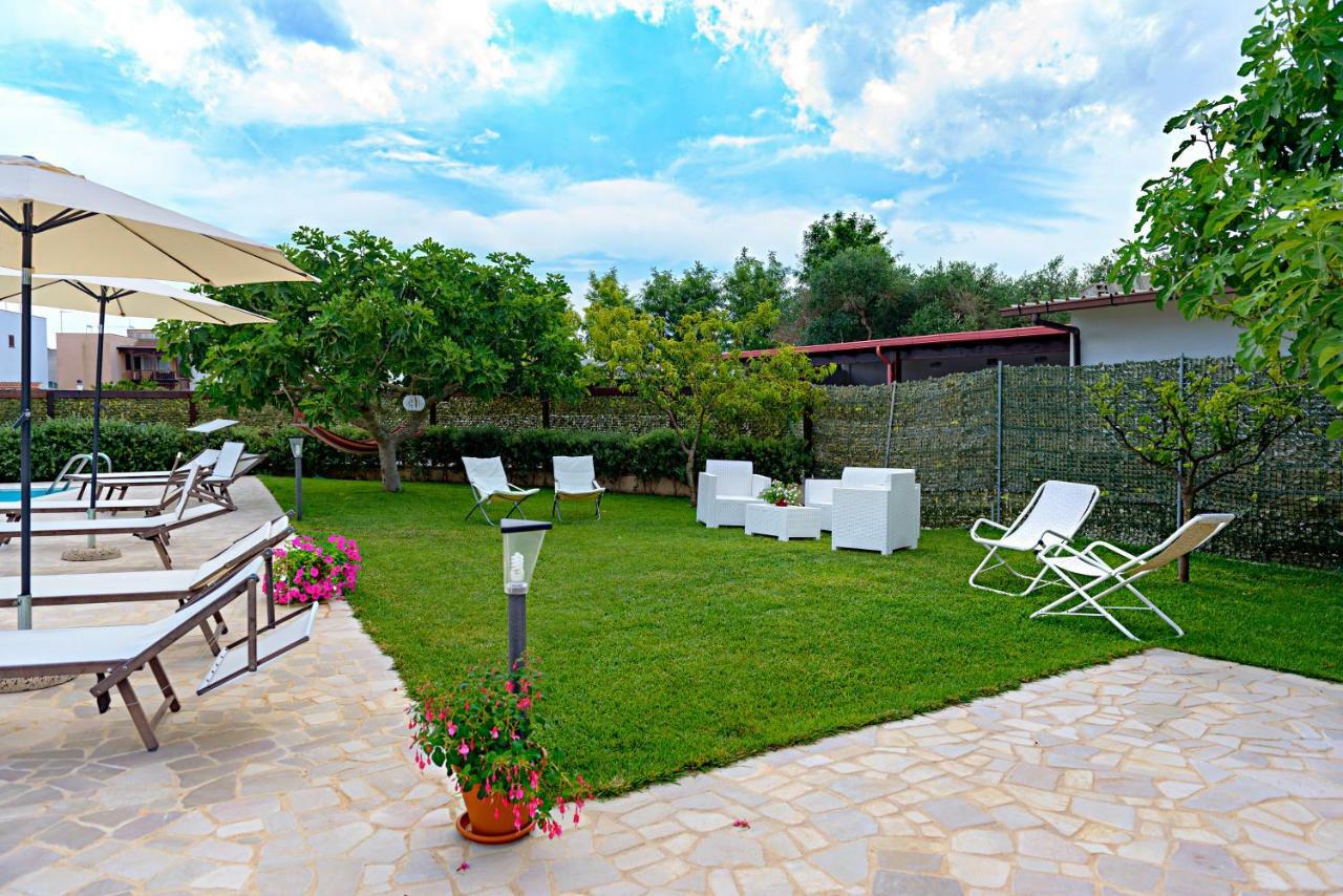 Casa Vacanza Augusto อุจจาโน ลาเคียซา ภายนอก รูปภาพ