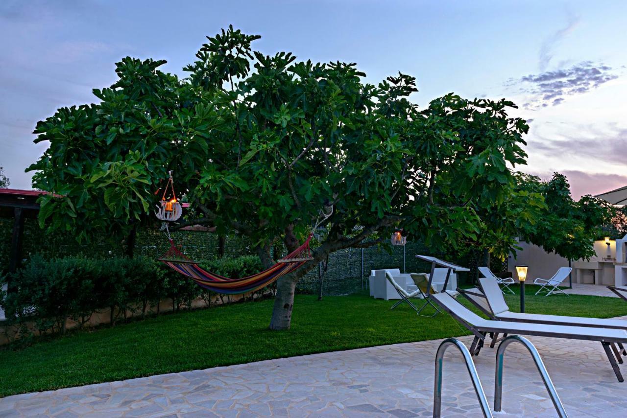 Casa Vacanza Augusto อุจจาโน ลาเคียซา ภายนอก รูปภาพ