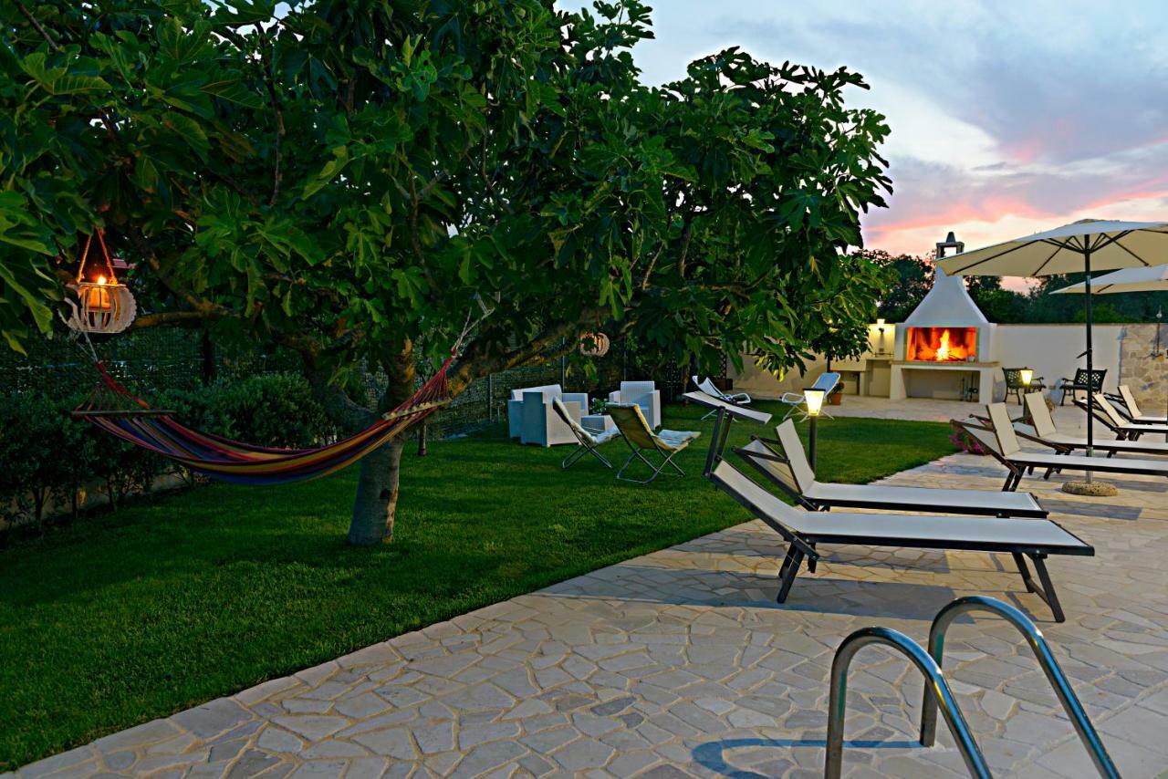 Casa Vacanza Augusto อุจจาโน ลาเคียซา ภายนอก รูปภาพ